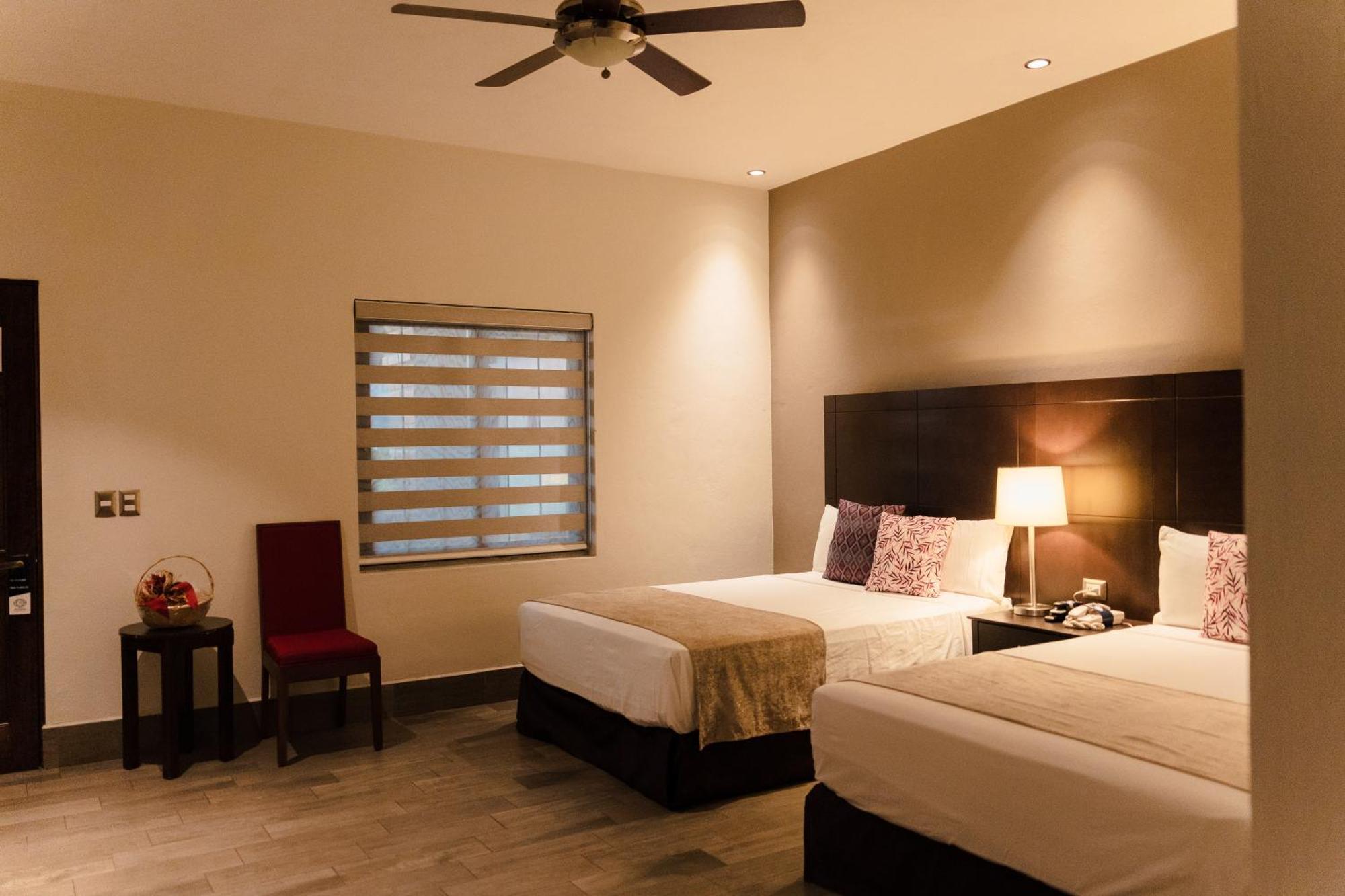 Punto Madero & Plaza Hotel